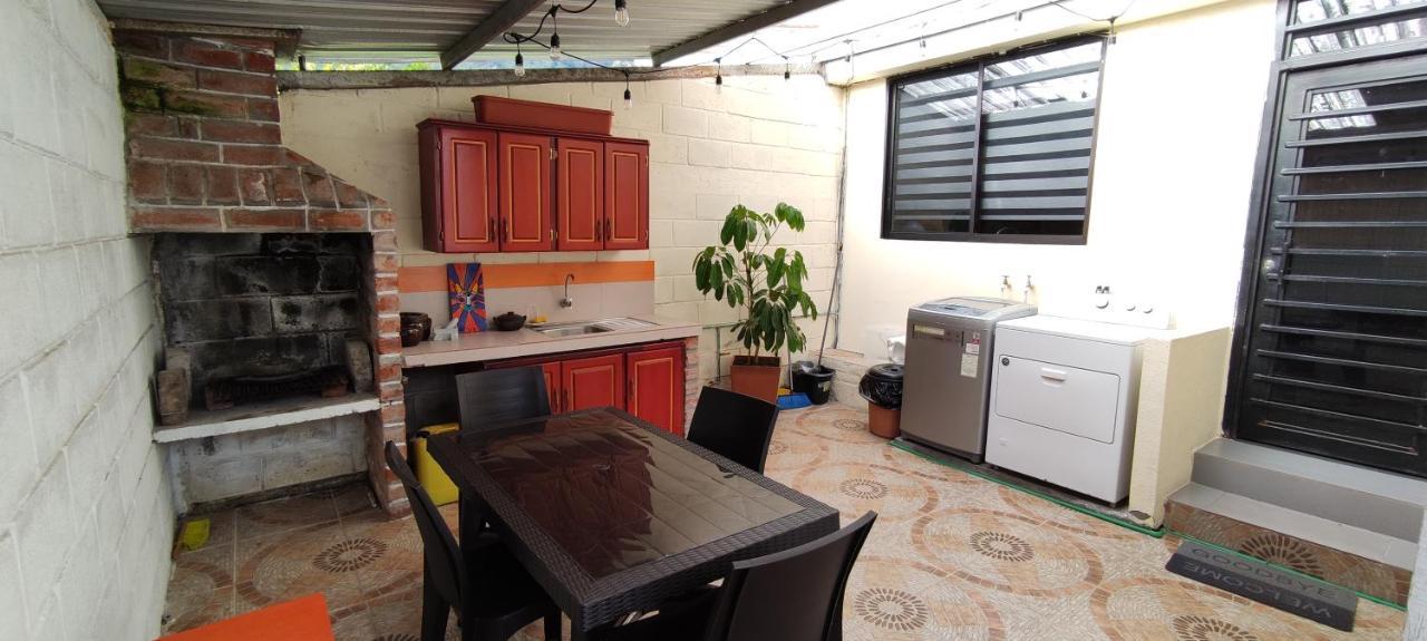 Elegante apartamento con vistas al volcán Tunguraua Baños Esterno foto